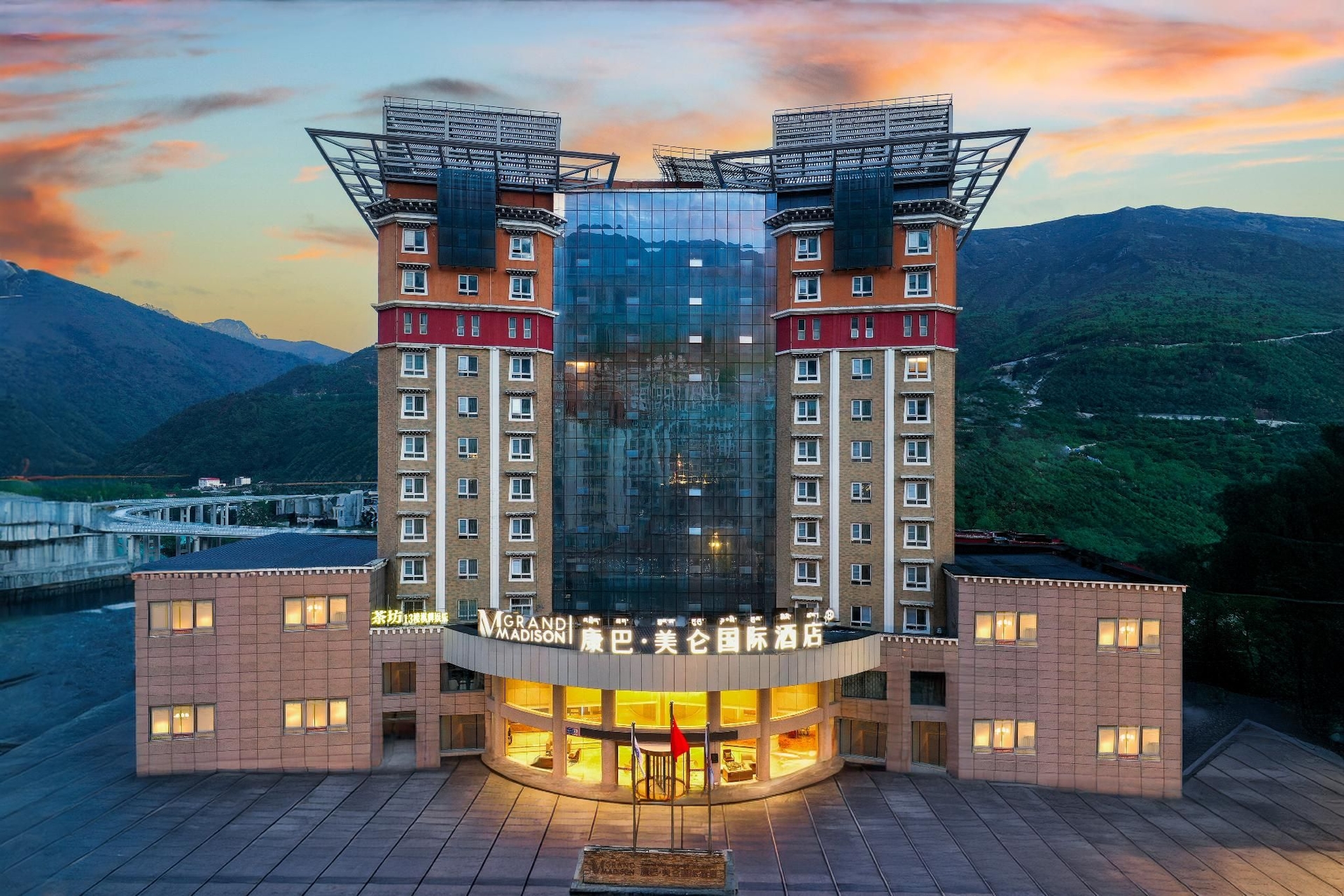 แกรนด์ แมดิสัน โฮเทล คังติง นิว ซิตี้ คัมบา (Grand Madison Hotel Kangding New City Kamba)1