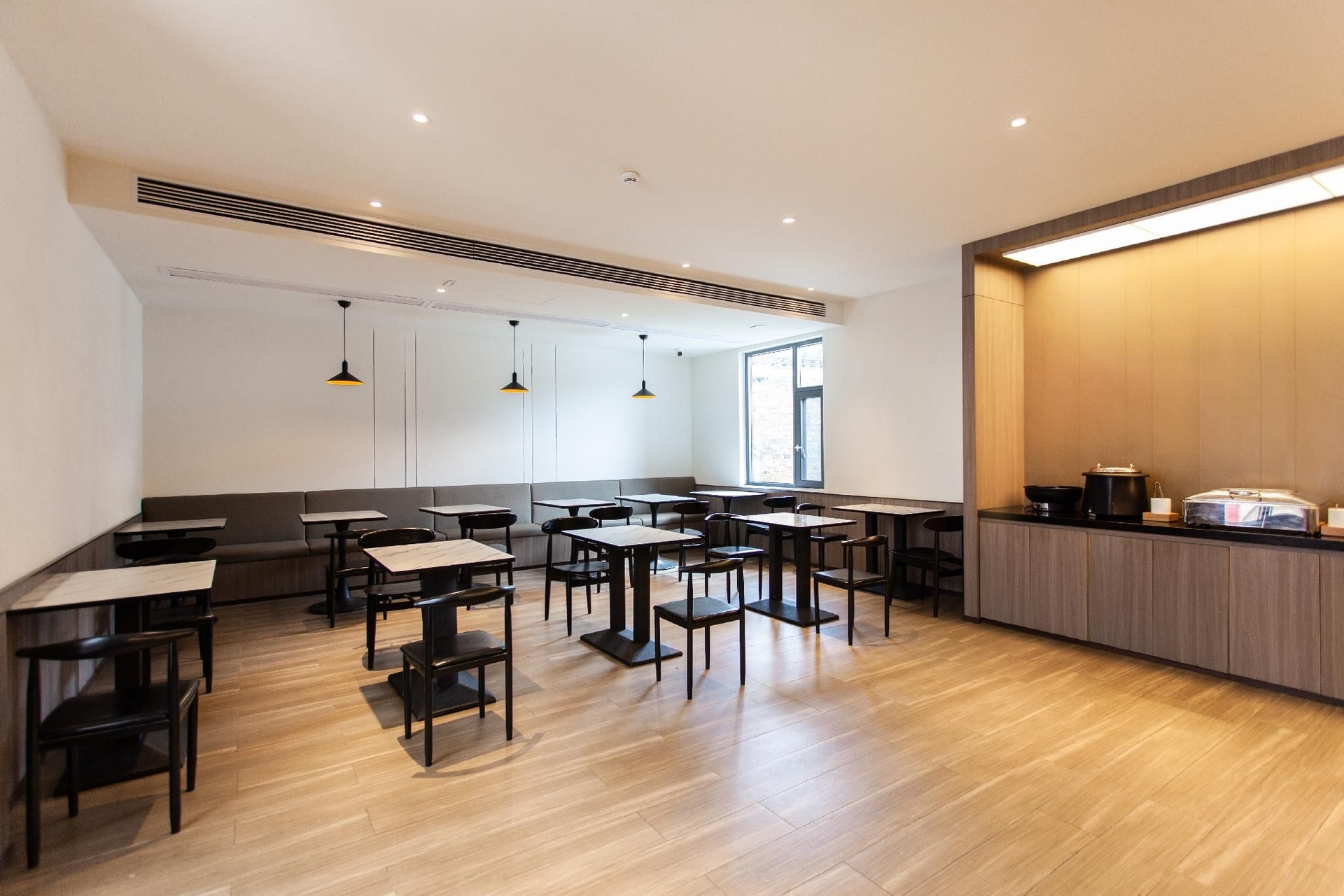 โรงแรมฮั่นถิง คังติ้ง ซินตูเฉียว (Hanting Hotel Kangding Xinduqiao)1