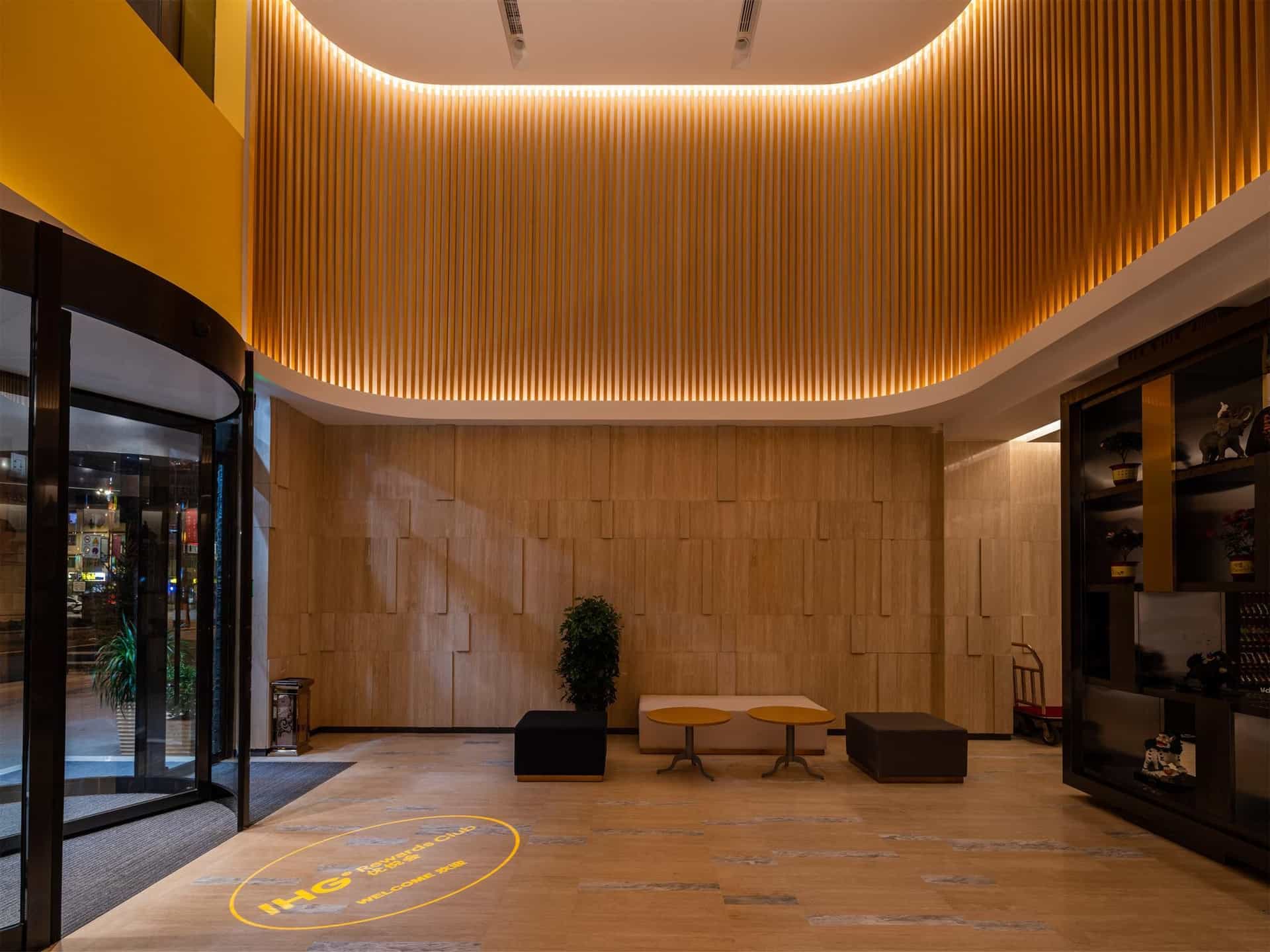 Holiday Inn Express Litang Holiday Inn Express Litang
