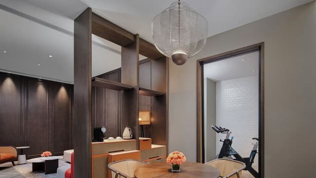 Suite, 1 Bedroom, Sea View (Dining)