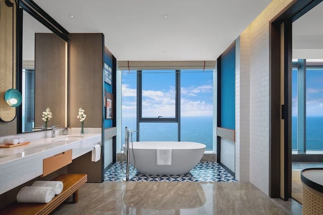 Suite, 1 Bedroom, Sea View (Dining)