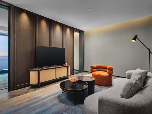 Suite, 1 Bedroom, Sea View (Dining)
