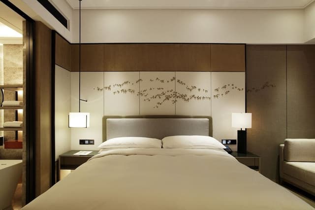 Deluxe Room, 1 King Bed, Balcony, Ocean View