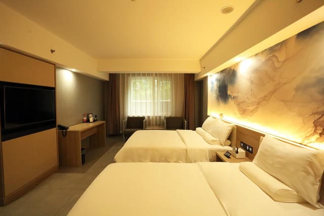 Huazhu - Family Room