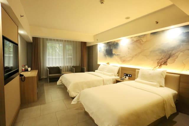 Huazhu - Family Room