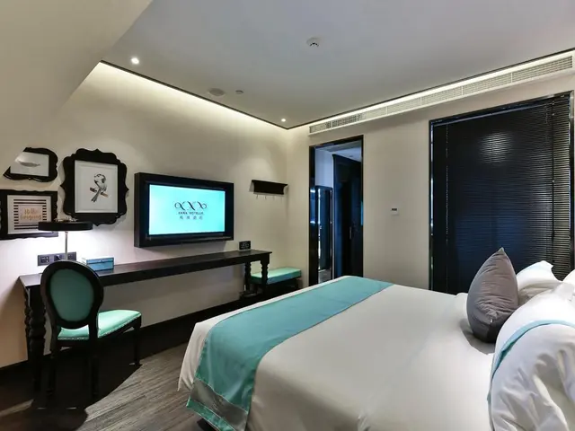 James Joyce - Chunxiang Bed Room
