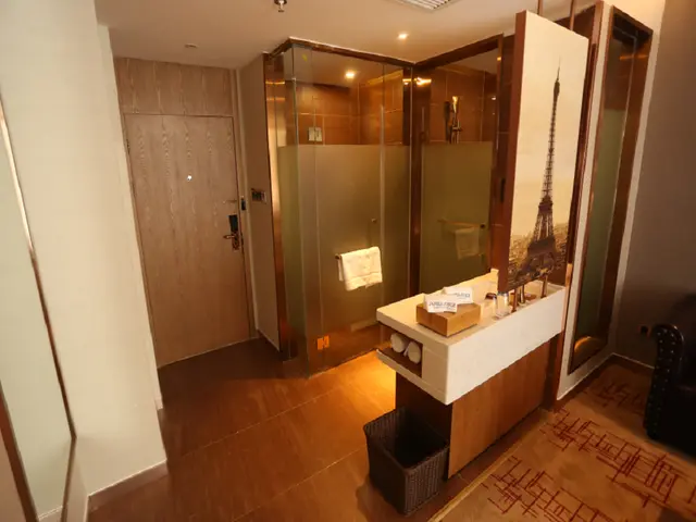 James Joyce - Feifan Delux Bed Room