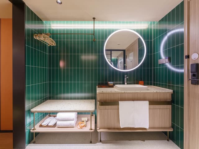 Huazhu - California Sunshine Twin Room