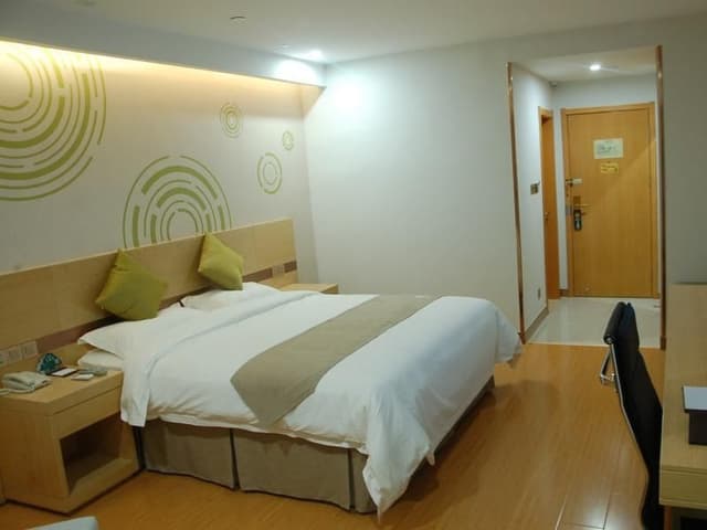 GTR - Guest Room with One 1.8M Bed