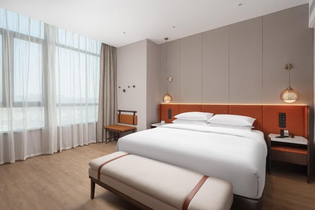 FY - 1 Bed Suite with Garden View