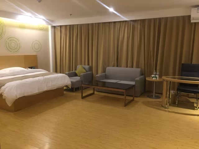Senior Suite