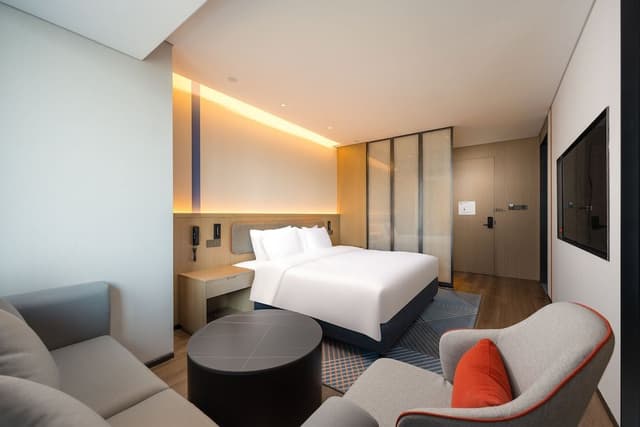 Standard Room, 1 King Bed (Extra Floor Space)