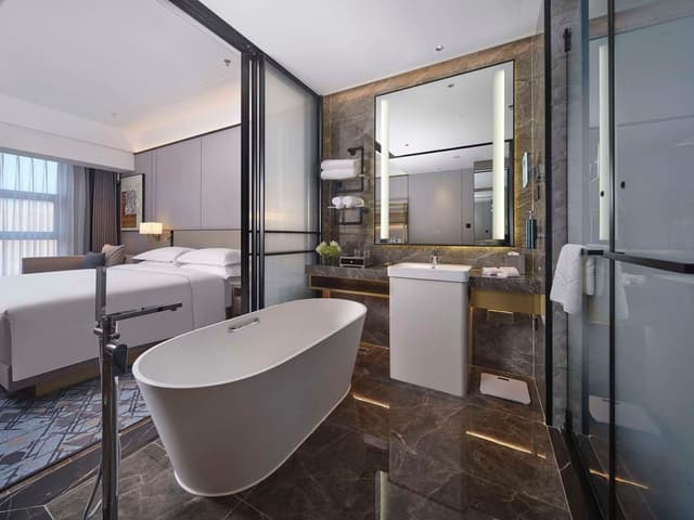 KING DELUXE ROOM