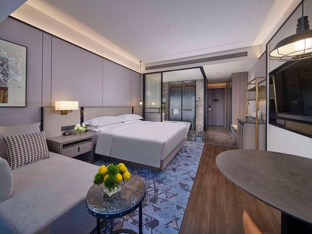 KING DELUXE ROOM