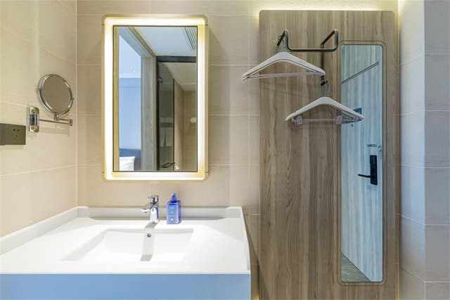 Huazhu - Twin Room