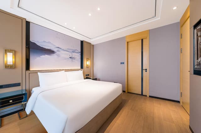 Huazhu - Executive Bed Room