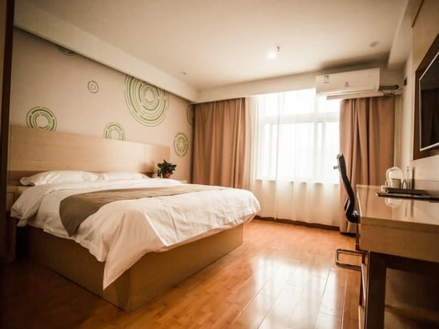 Business Queen Room