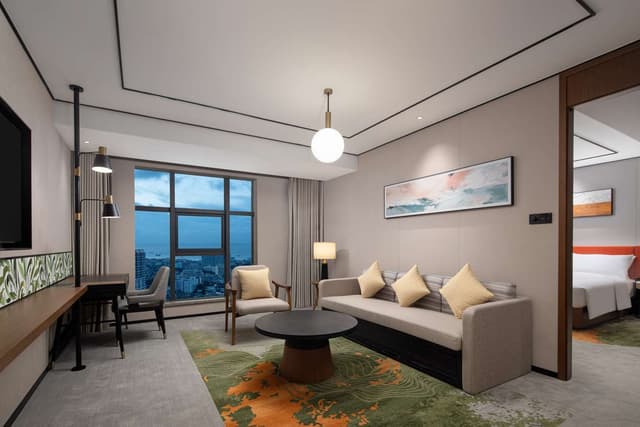 KING DELUXE SUITE