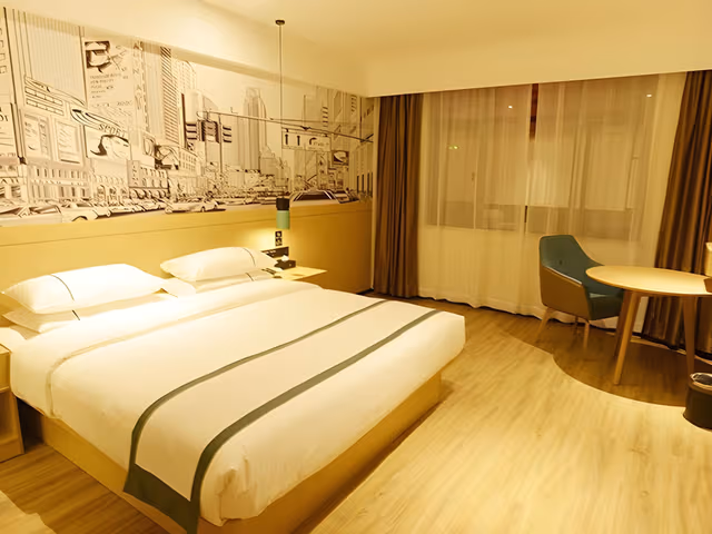 Business Queen Room