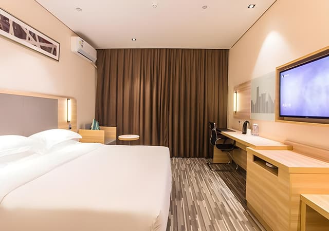 Business Queen Room