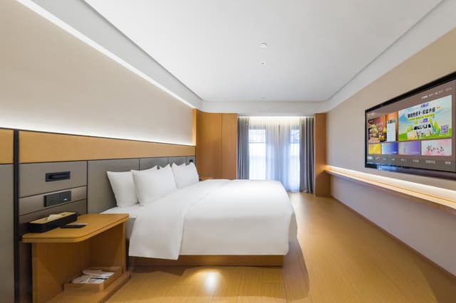 Huazhu - Distant View Superior Bed Room