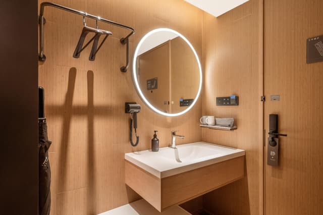 Huazhu - Sunshine Deluxe Twin Room