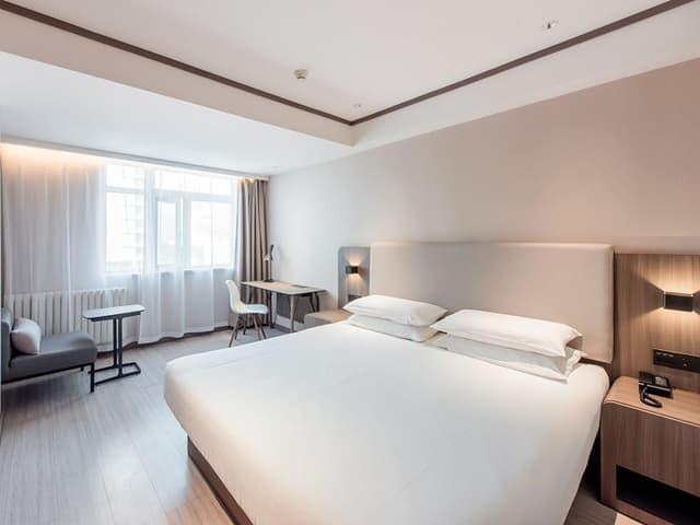 Huazhu - Deluxe Bed Room