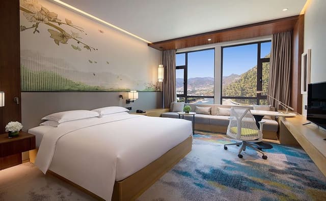Room, 1 King Bed, River View
