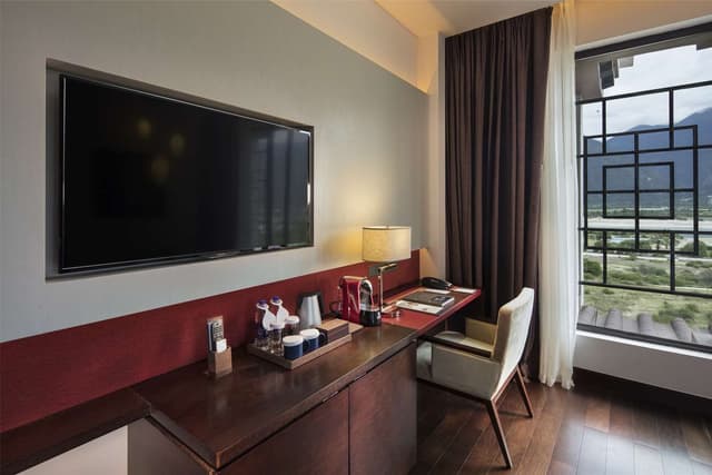 KING GUEST ROOM