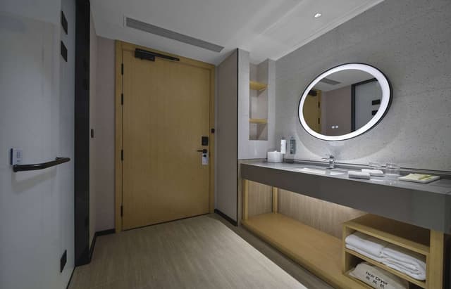 KING GUEST ROOM