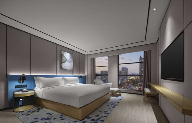 KING DELUXE SUITE
