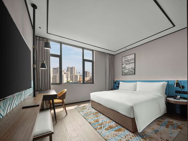 KING SUPERIOR ROOM HIGH FLOOR