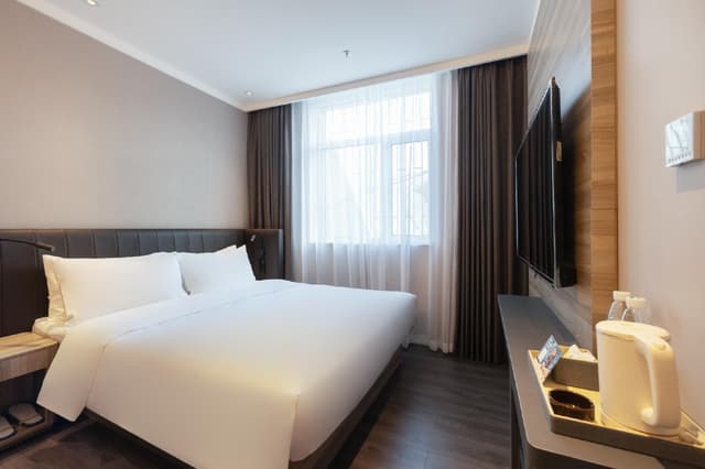 Huazhu - Superior BedRoom