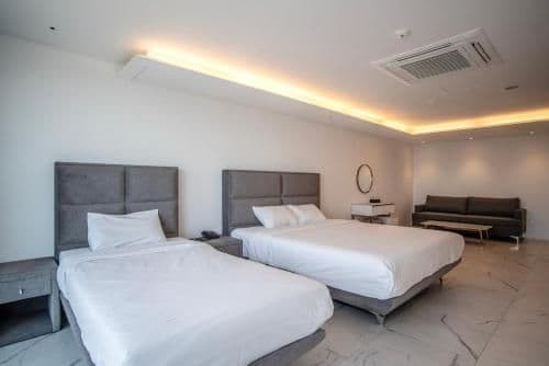 Deluxe Family Twin Room