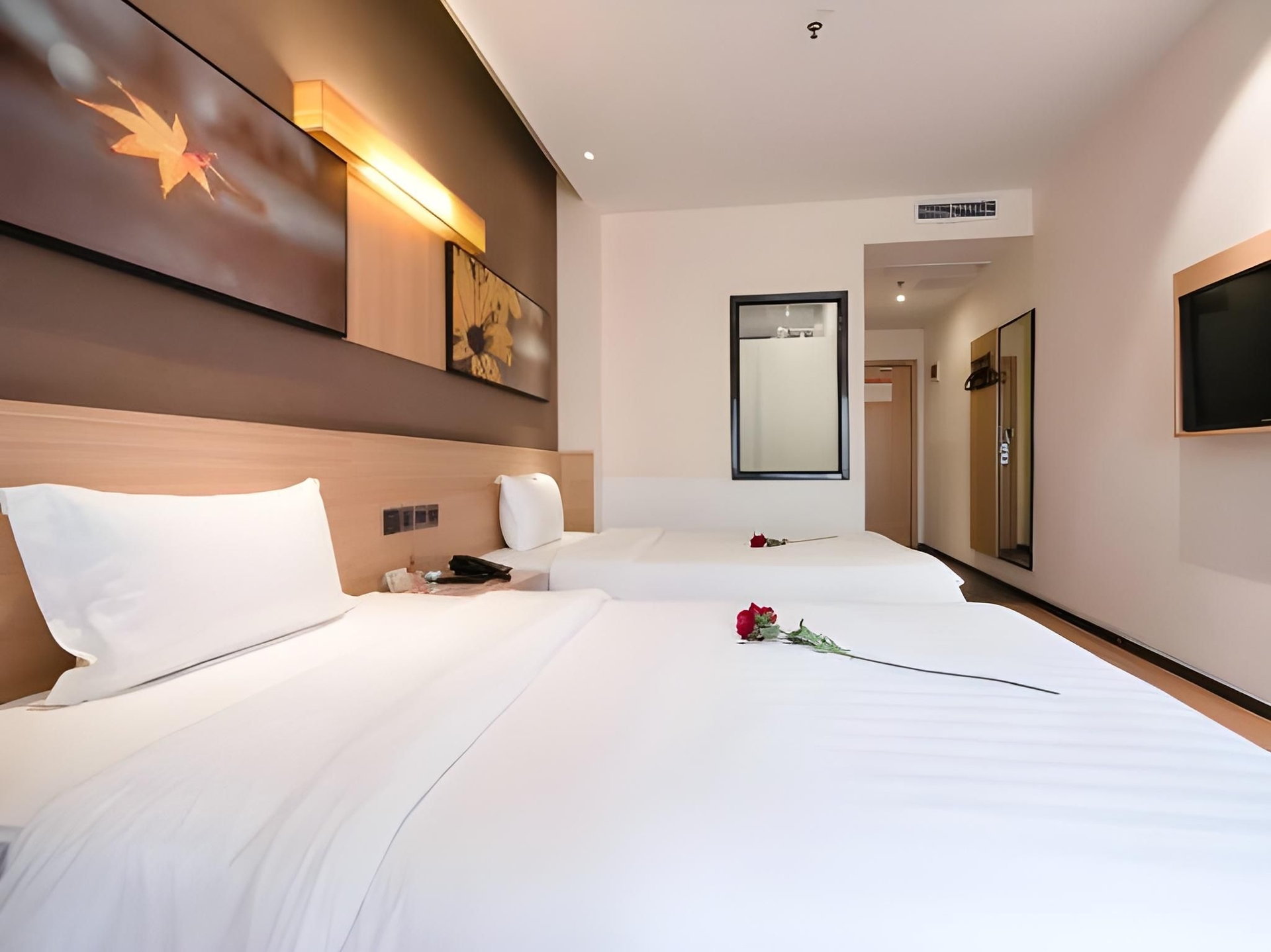 IU Hotel Suining Shehong Bus Station Branch4