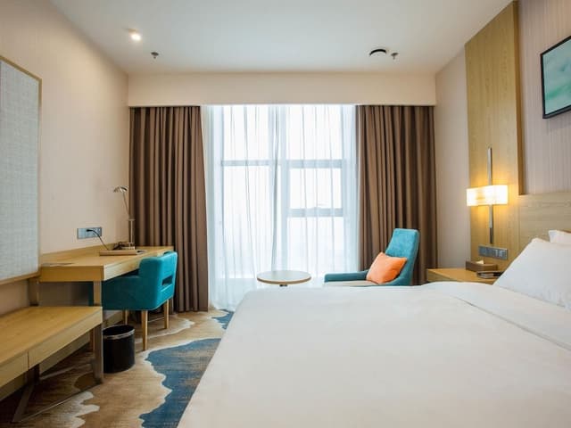Standard Room, 1 King Bed, City View