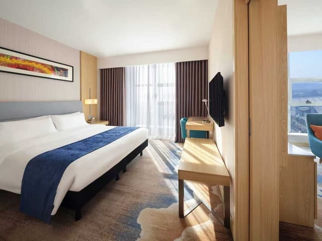 Standard Suite, 1 King Bed, City View