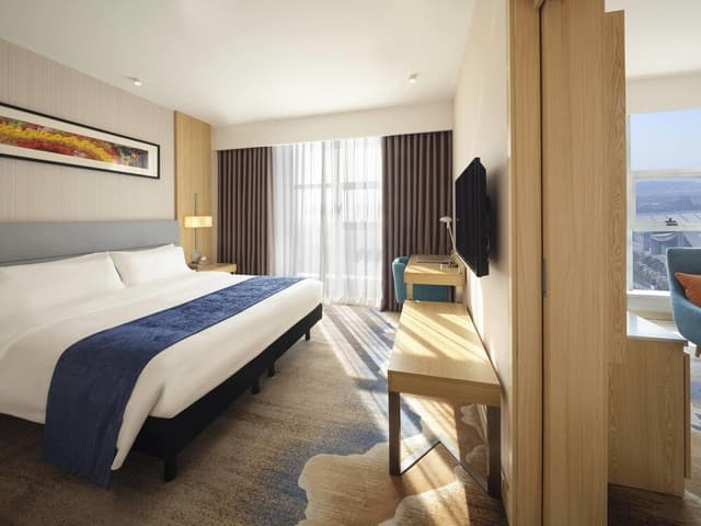 Standard Suite, 1 King Bed, City View