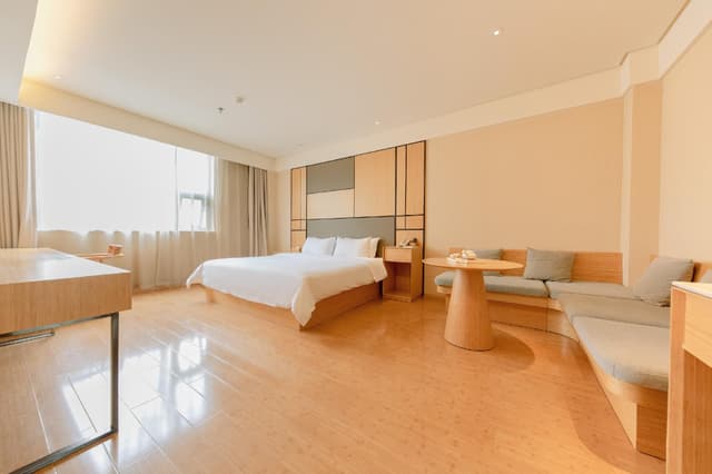 Huazhu - Superior T Bed Room