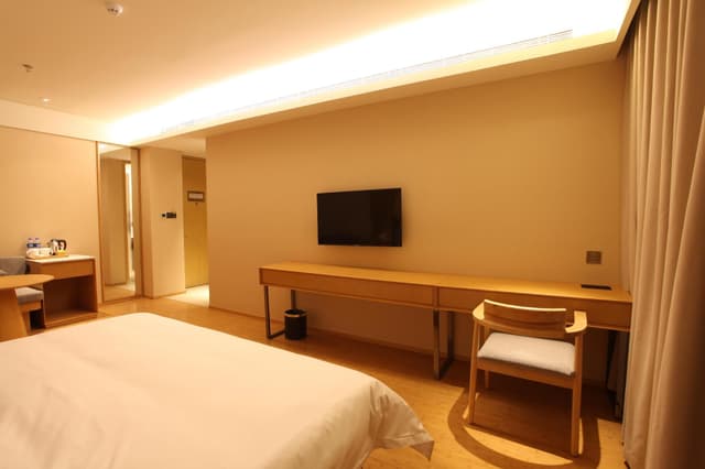Huazhu - Superior T Bed Room