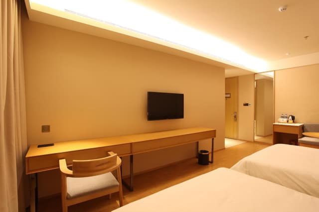 Huazhu - Business Family Room