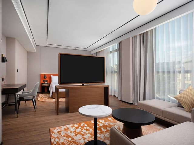 KING FAMILY ROOM
