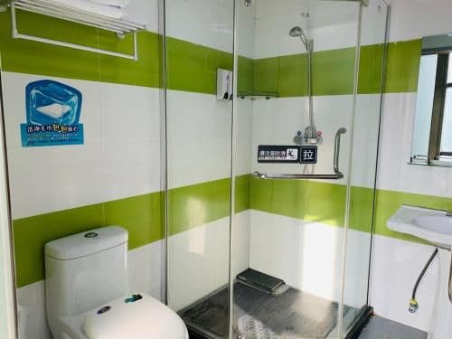 Business Queen Room