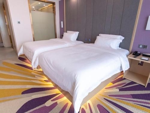 Lavande Hotel·Bazhong Fortune Center2