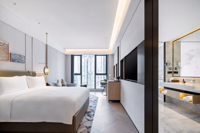 Deluxe Room, 1 King Bed