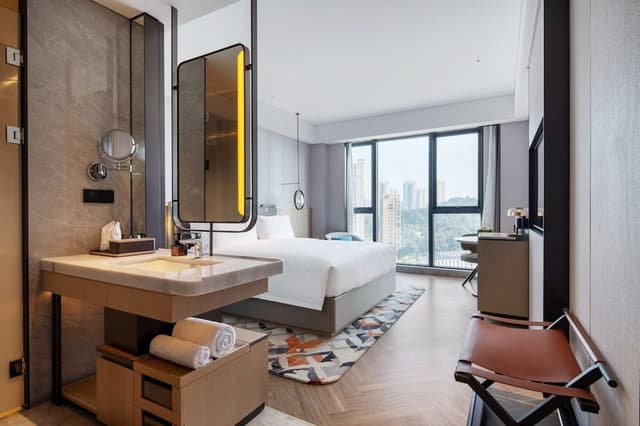 Standard Room, 1 King Bed