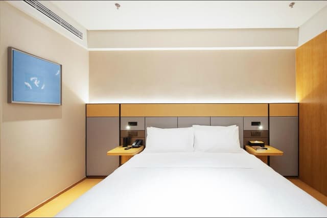 Huazhu - Superior BedRoom