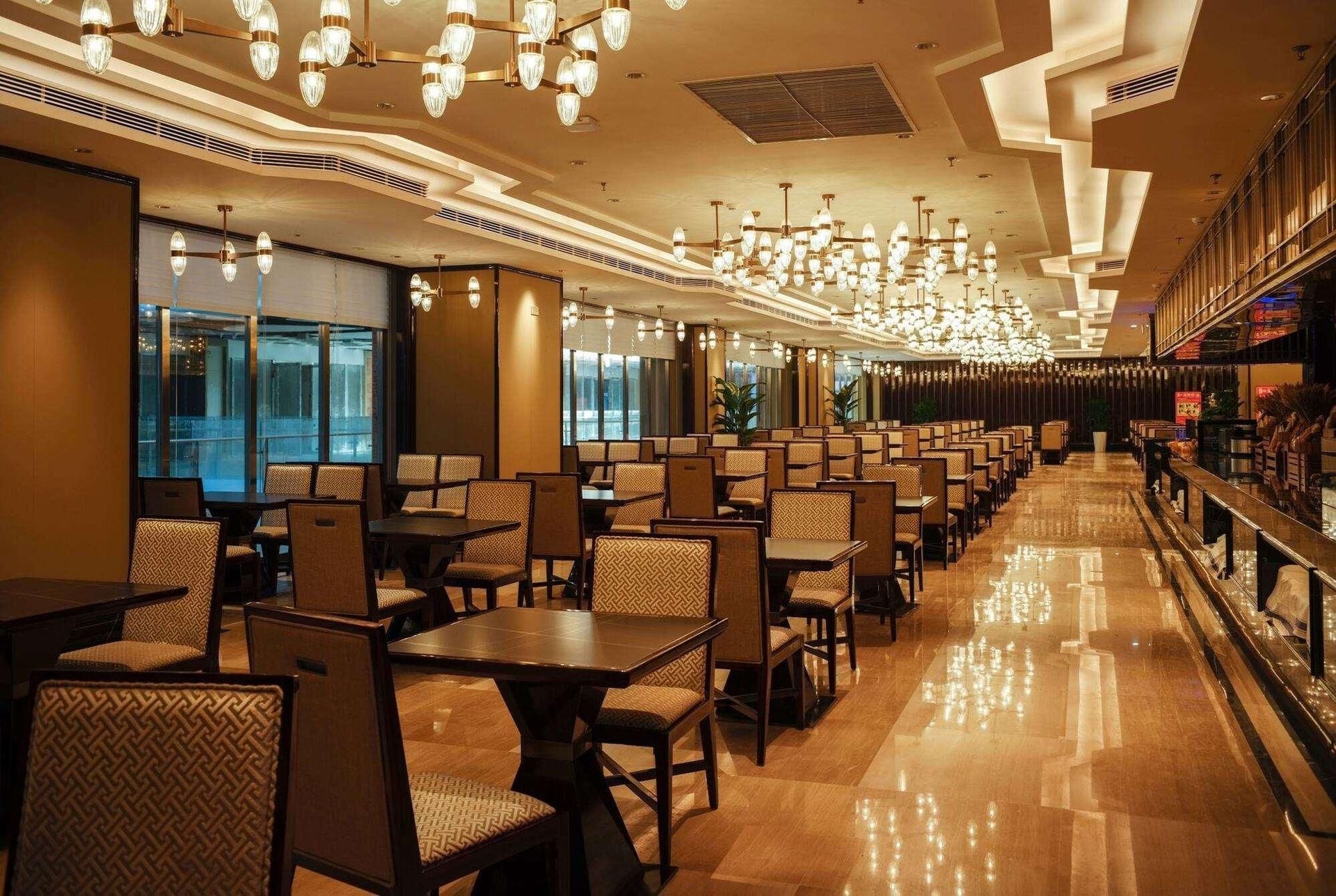 โรงแรมวินด์แฮม แกรนด์ ถงเหริน ดาวน์ทาวน์ (Wyndham Grand Tongren Downtown Hotel)2