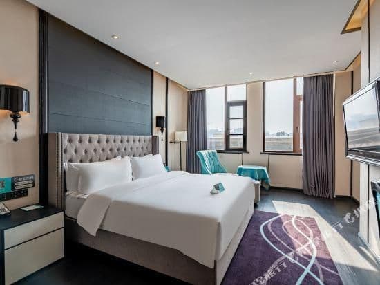 Xana - Deluxe Bed Room