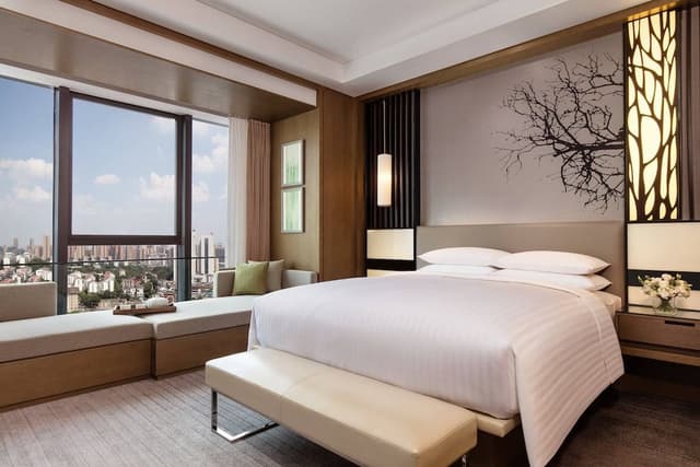 Room, 1 King Bed, City View